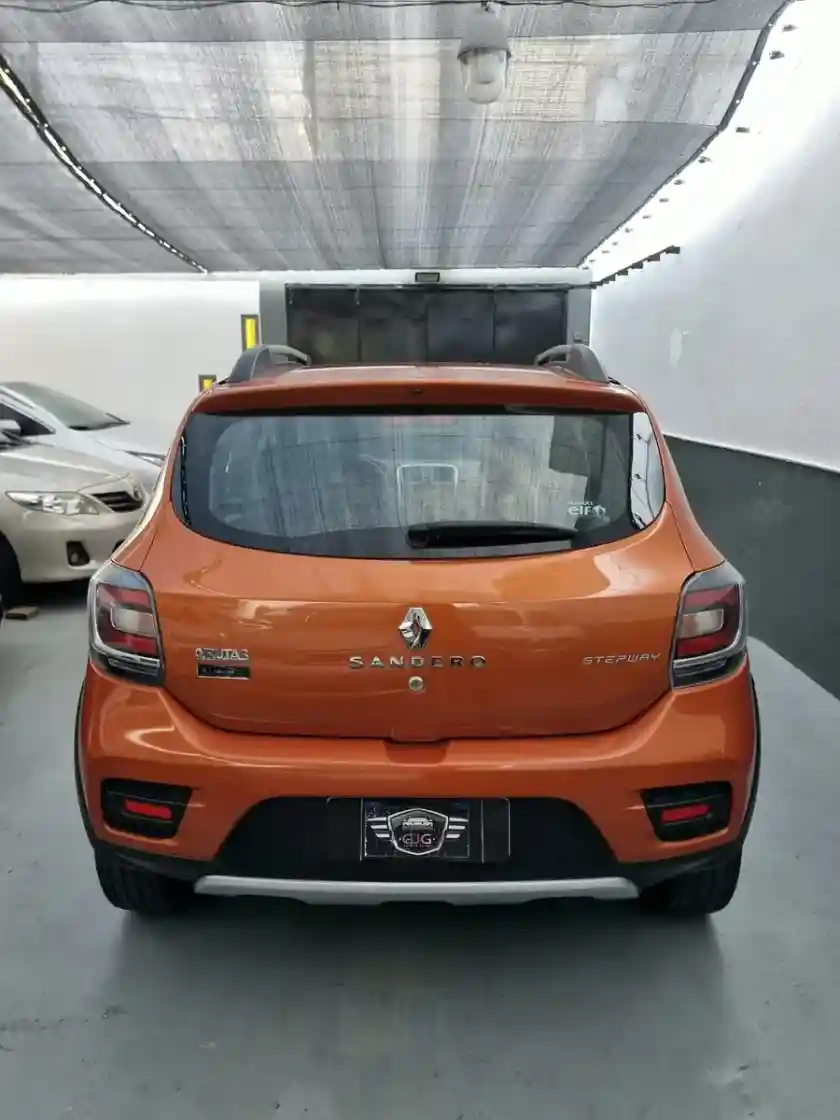 Renault Sandero Stepway 1.6 Expression 105Cv 2018 - foto 2