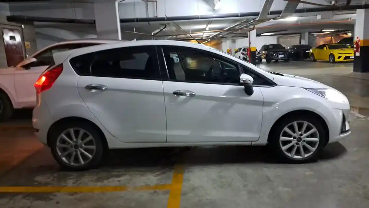Ford Fiesta Kinetic 1.6 Se Plus Powershift 120Cv 2018 - foto 4