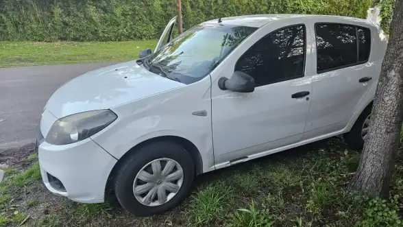 Renault Sandero 1.6 Authentique Pack I 90Cv 2014 - foto 1