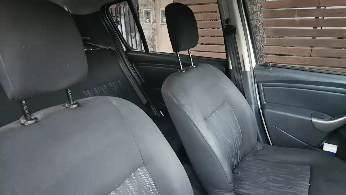 Renault Sandero 1.6 Authentique Pack I 90Cv 2014 - foto 3