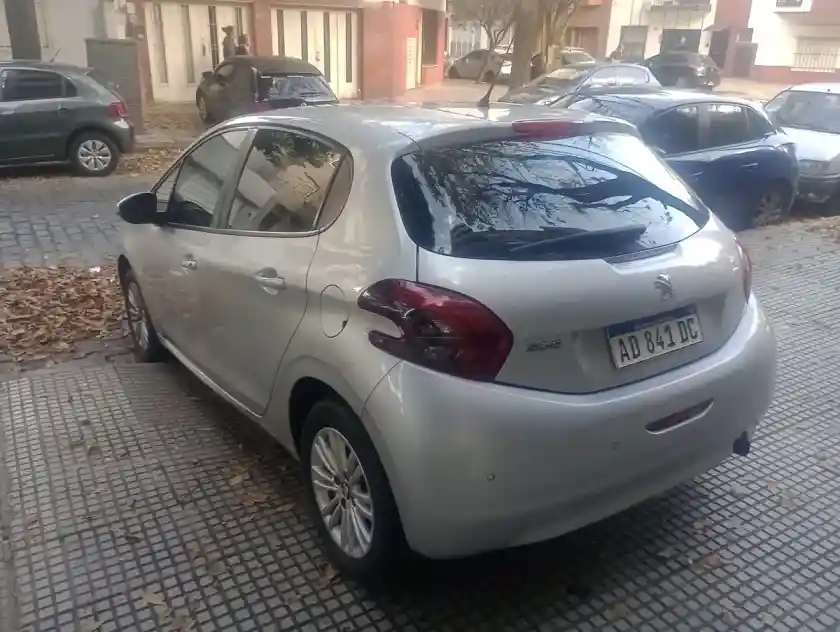 Peugeot 208 1.6 Allure 2019 - foto 3