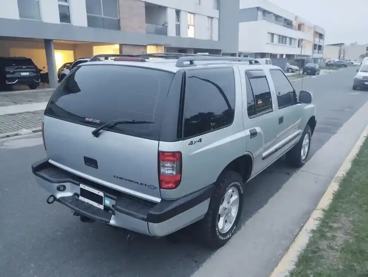 Chevrolet Blazer 2.8 Dlx I 4X4 2007 - foto 4