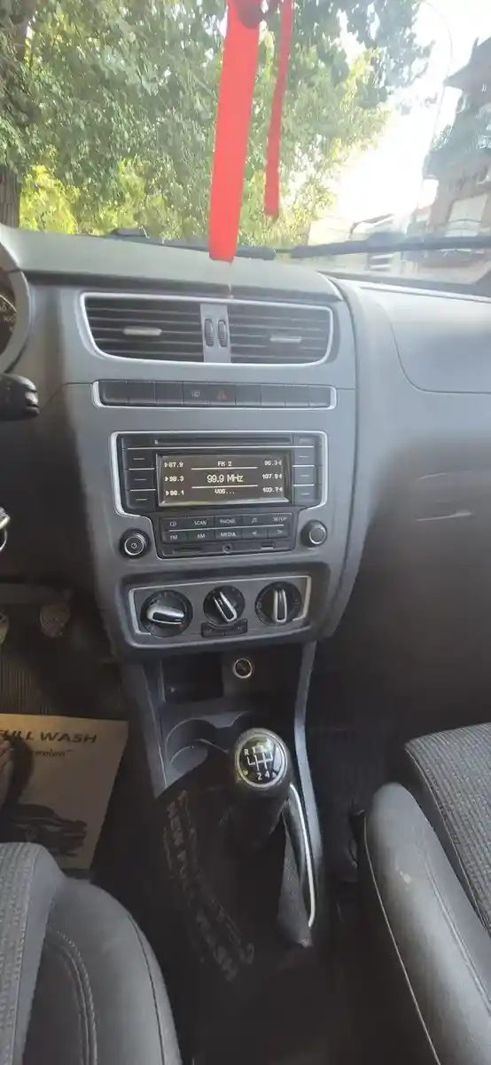 Volkswagen Fox 1.6 Confortline Pack 2014 - foto 5