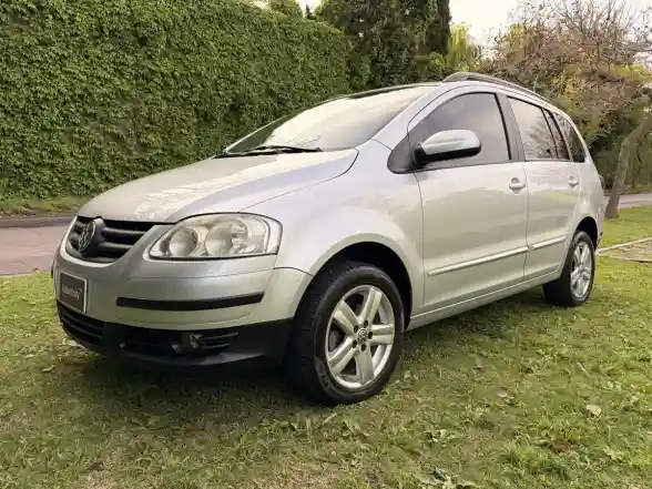 Volkswagen Suran 1.6 I Highline 90D 2009 - foto 1