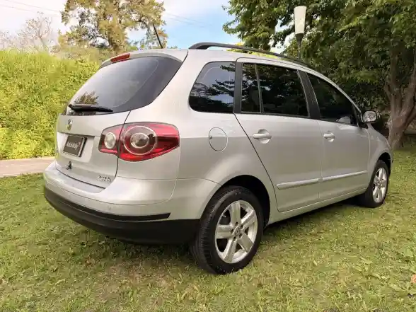 Volkswagen Suran 1.6 I Highline 90D 2009 - foto 5