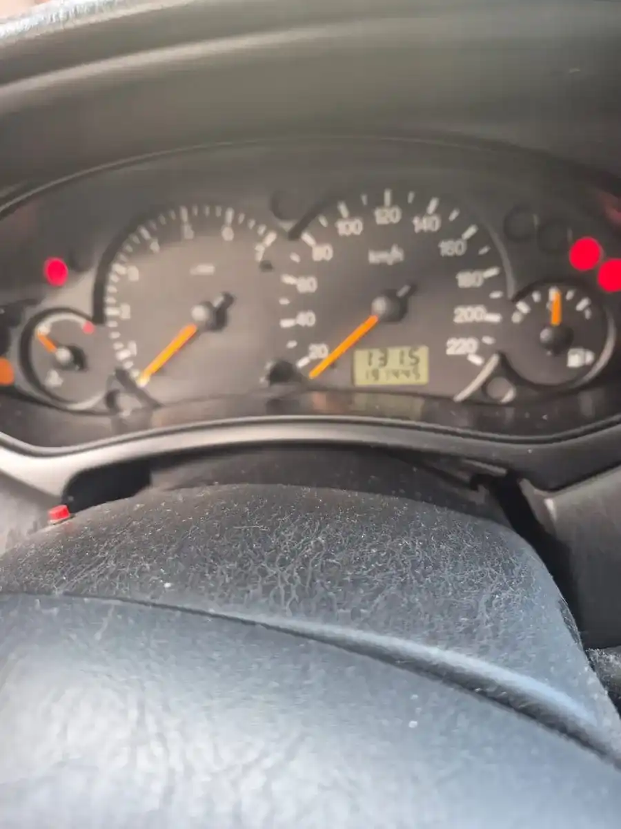 Ford Focus 1.8 Ambiente 2002 - foto 3