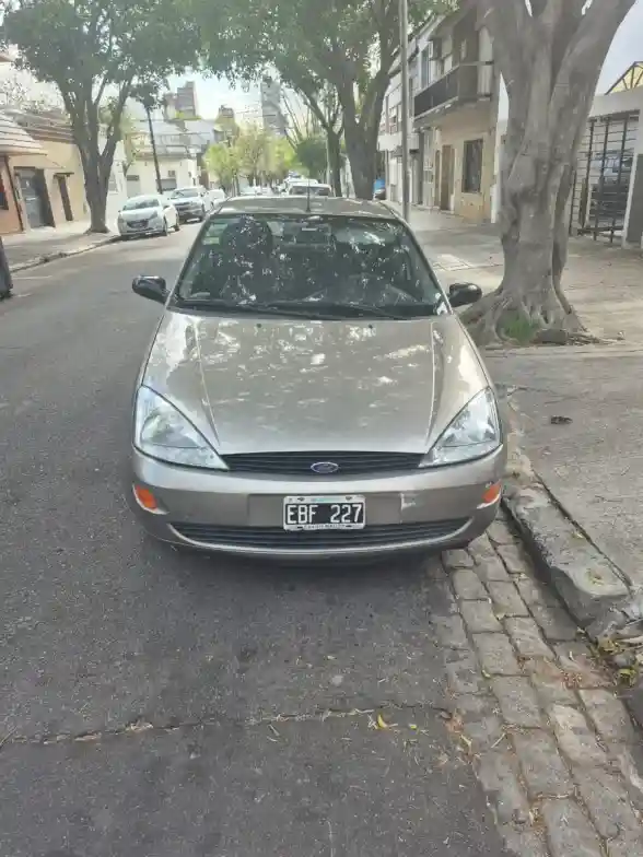 Ford Focus 1.8 Ambiente 2002 - foto 5