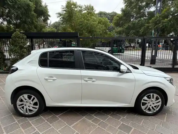 Peugeot 208 1.6 Active Tiptronic 2021 - foto 2