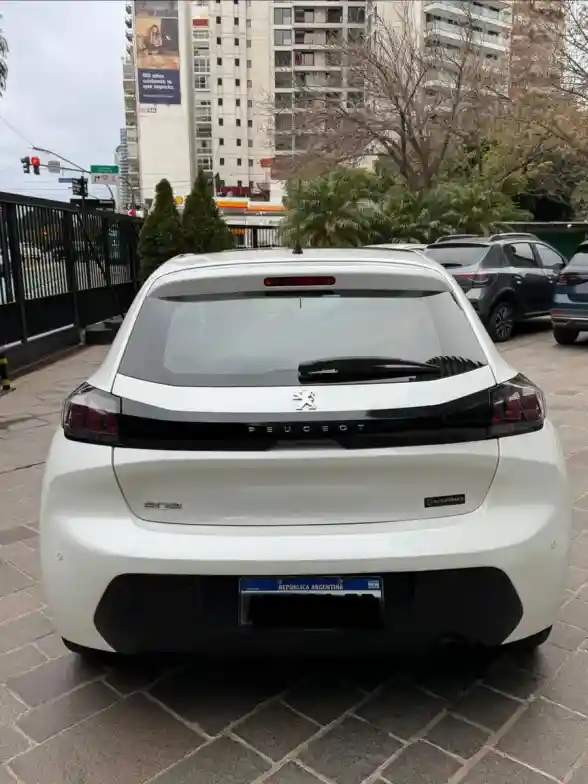 Peugeot 208 1.6 Active Tiptronic 2021 - foto 3