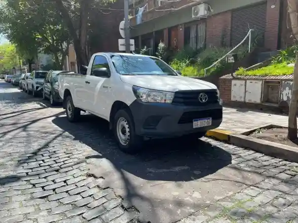 Toyota Hilux Pick-Up 2.4 Cs Dx 150Cv 4X2 6Mt 2025 - foto 1