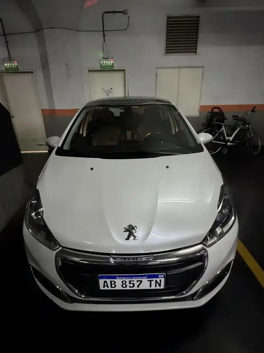 Peugeot 208 1.6 Feline 2017 - foto 2