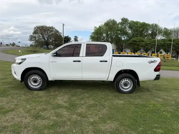 Toyota Hilux Pick-Up 2.4 Cd Dx 150Cv 4X4 2016 - foto 2