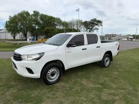 Toyota Hilux Pick-Up 2.4 Cd Dx 150Cv 4X4 2016 - foto 3