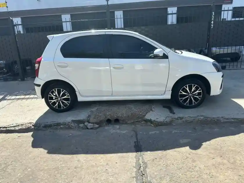 Toyota Etios 1.5 Xls At 2022 - foto 3