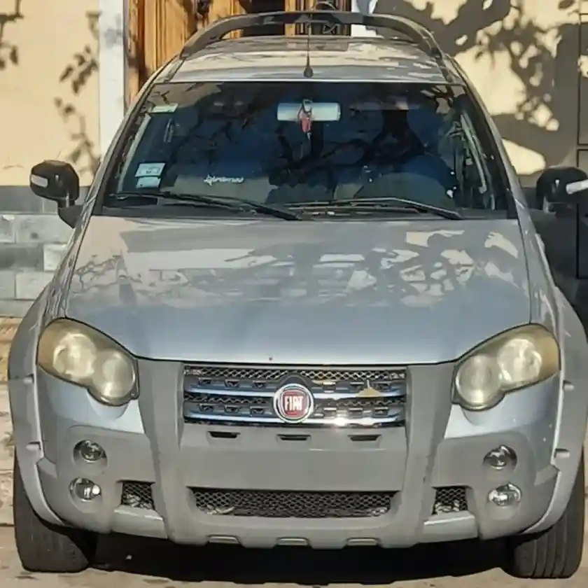 Fiat Palio Adventure 1.8Mpi V8 2010 - foto 4