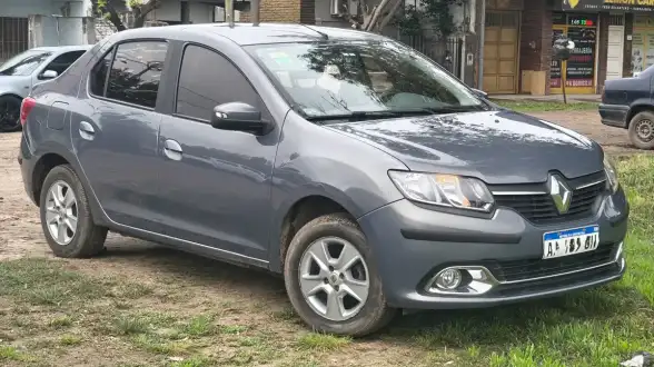 Renault Logan 1.6 Privilege 105Cv 2016 - foto 1