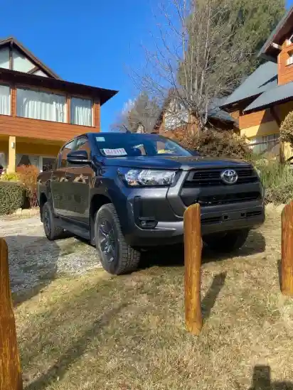Toyota Hilux 2.4 Cd Sr 150Cv 4X2 2025 - foto 3
