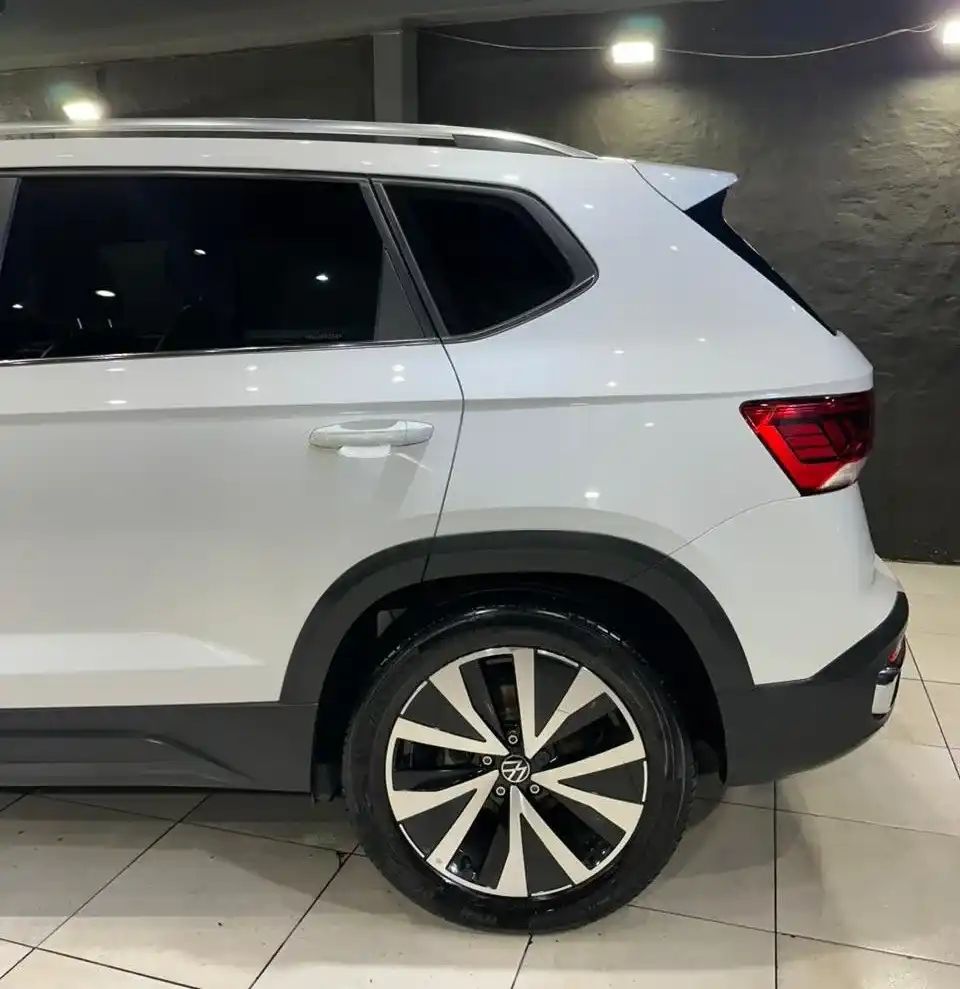 Volkswagen Taos 1.4 250 Tsi Highline 2022 - foto 4