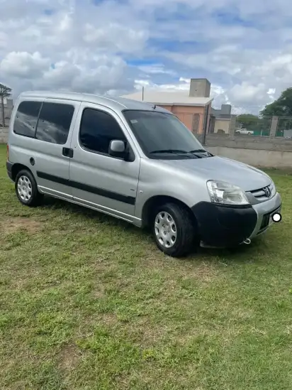 Peugeot Partner 1.6 Hdi Furgon Confort 5As 2016 - foto 2