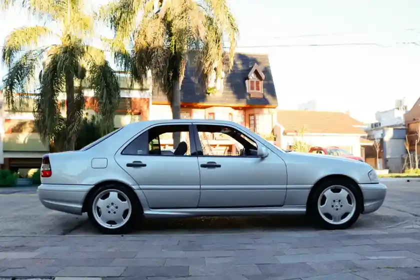 Mercedes-Benz Clase C C43 Amg 1998 - foto 4