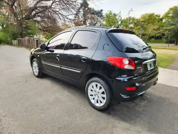 Peugeot 207 1.4 Feline Hdi 70Cv 2013 - foto 3