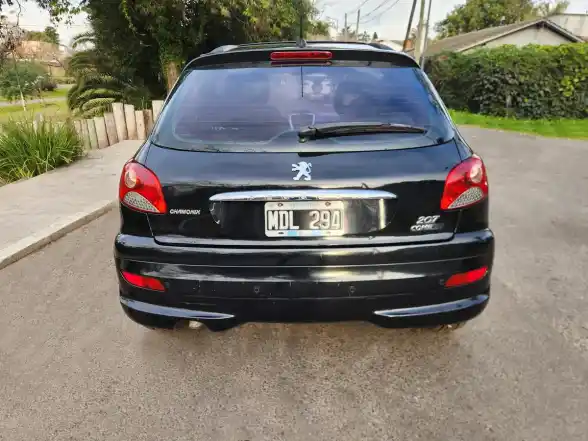 Peugeot 207 1.4 Feline Hdi 70Cv 2013 - foto 4