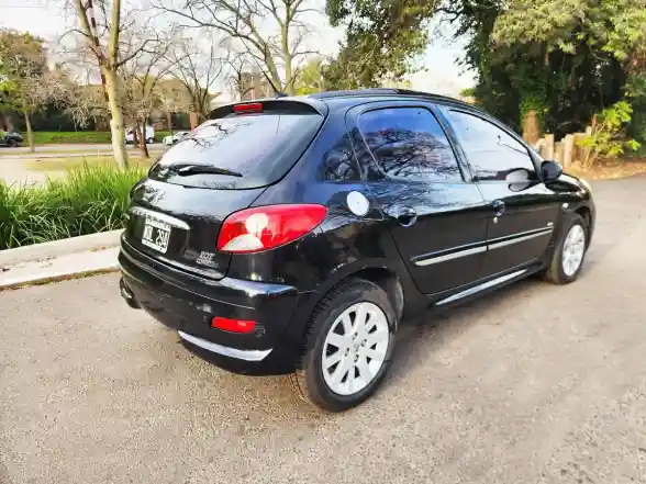 Peugeot 207 1.4 Feline Hdi 70Cv 2013 - foto 5