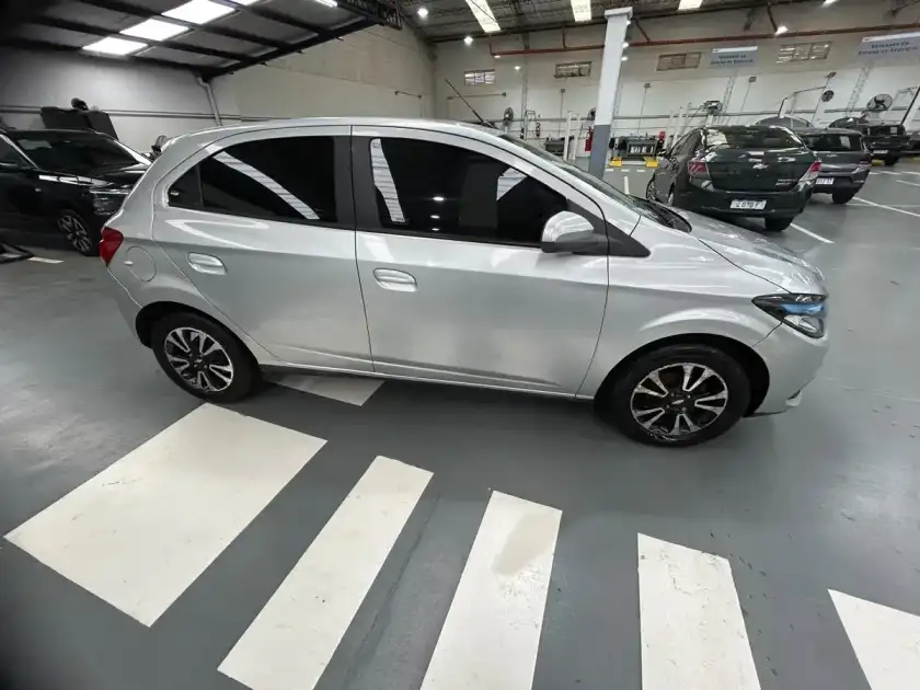 Chevrolet Onix 1.4 Ltz Mt 98Cv 2015 - foto 2