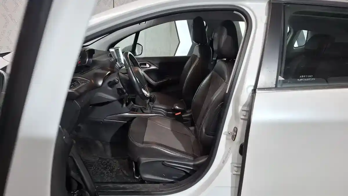 Peugeot 2008 1.6 Feline 2017 - foto 5