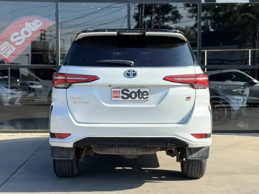 Toyota Sw4 2.8 Tdi Gr-S 4X4 7As 6At 2023 - foto 4