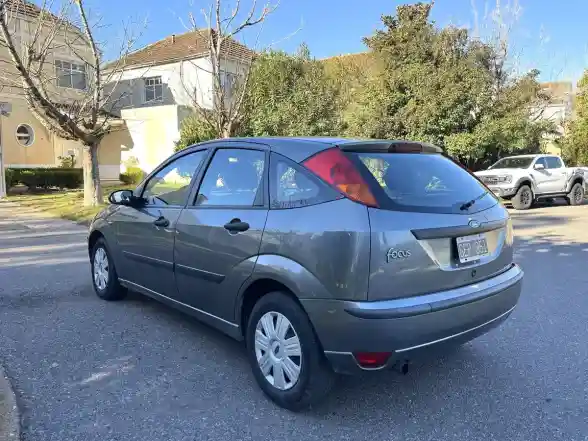 Ford Focus 1.6 Ambiente 2007 - foto 4