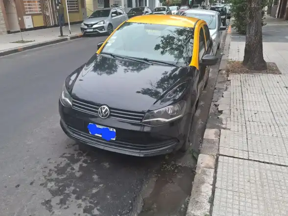 Volkswagen Voyage 1.6 101Cv 2013 - foto 1