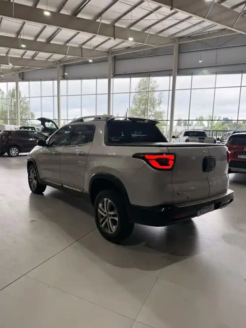 Fiat Toro 2.0 Volcano 4X4 At 2017 - foto 5
