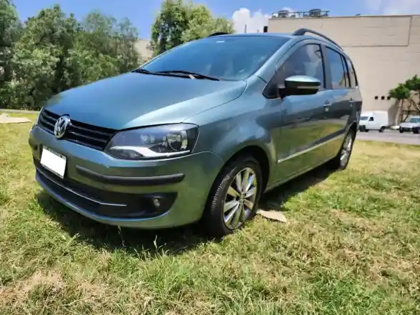 Volkswagen Suran 1.6 Imotion Highline 11C 2011 - foto 1