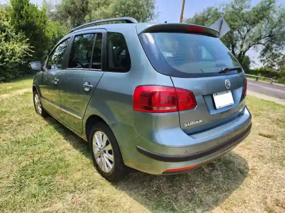 Volkswagen Suran 1.6 Imotion Highline 11C 2011 - foto 4