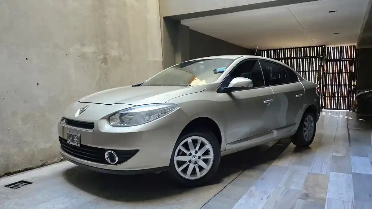 Renault Fluence 2.0 Privilege Mt 2011 - foto 1