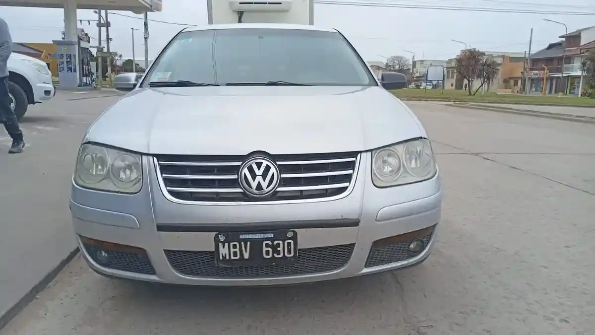Volkswagen Bora 1.8 Highline T 180Cv Cuero 2013 - foto 2