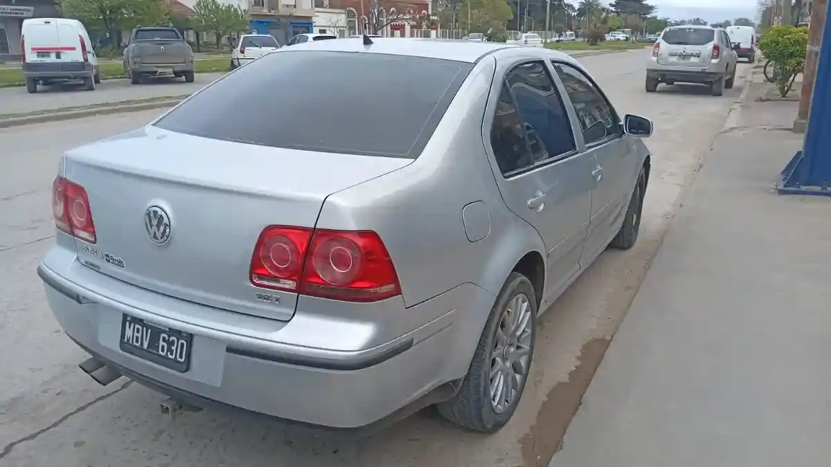 Volkswagen Bora 1.8 Highline T 180Cv Cuero 2013 - foto 3