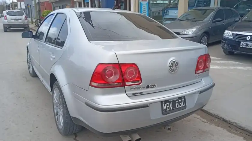 Volkswagen Bora 1.8 Highline T 180Cv Cuero 2013 - foto 4