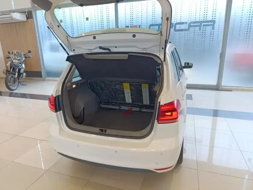 Volkswagen Suran 1.6 Highline Msi 110Cv 2016 - foto 5
