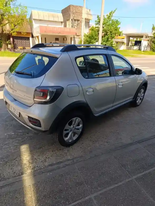 Renault Sandero Stepway 1.6 Dynamique 105Cv 2016 - foto 2