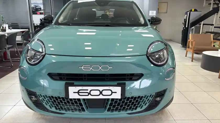 Fiat 600 Hybrid Hybrid 2025 - foto 2
