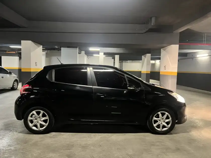 Peugeot 208 1.5 Active 2014 - foto 4