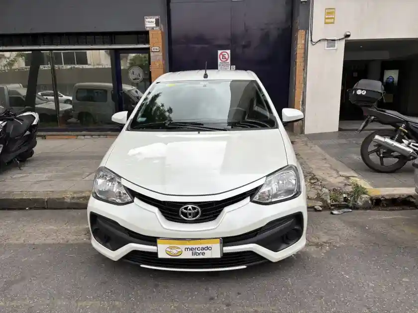 Toyota Etios 1.5 X 6Mt My19 2020 - foto 2