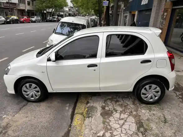 Toyota Etios 1.5 X 6Mt My19 2020 - foto 4
