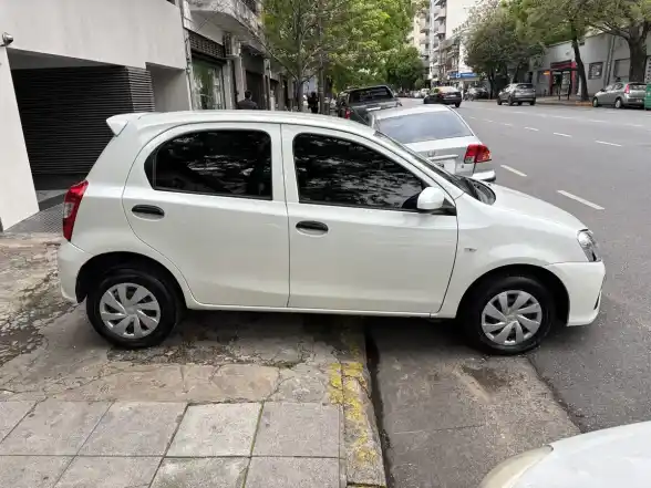 Toyota Etios 1.5 X 6Mt My19 2020 - foto 5