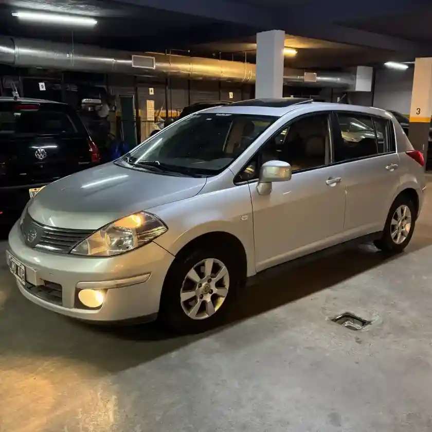 Nissan Tiida 1.8 Tekna 2009 - foto 1