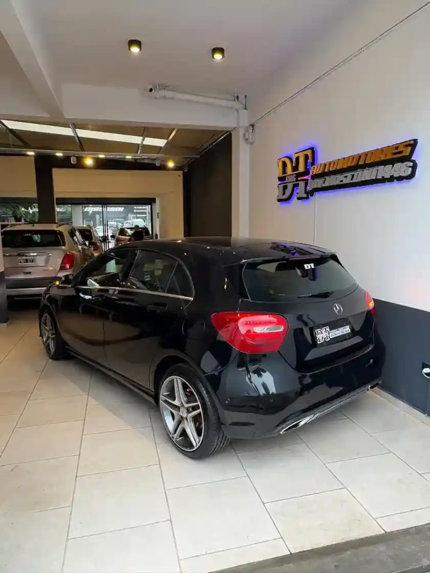 Mercedes-Benz Clase A 1.6 A200 Urban 156Cv 2017 - foto 4