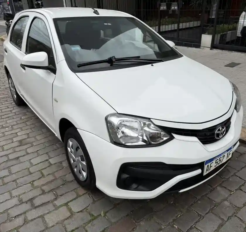 Toyota Etios 1.5 X 6Mt My19 2023 - foto 2