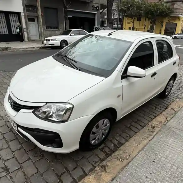 Toyota Etios 1.5 X 6Mt My19 2023 - foto 3